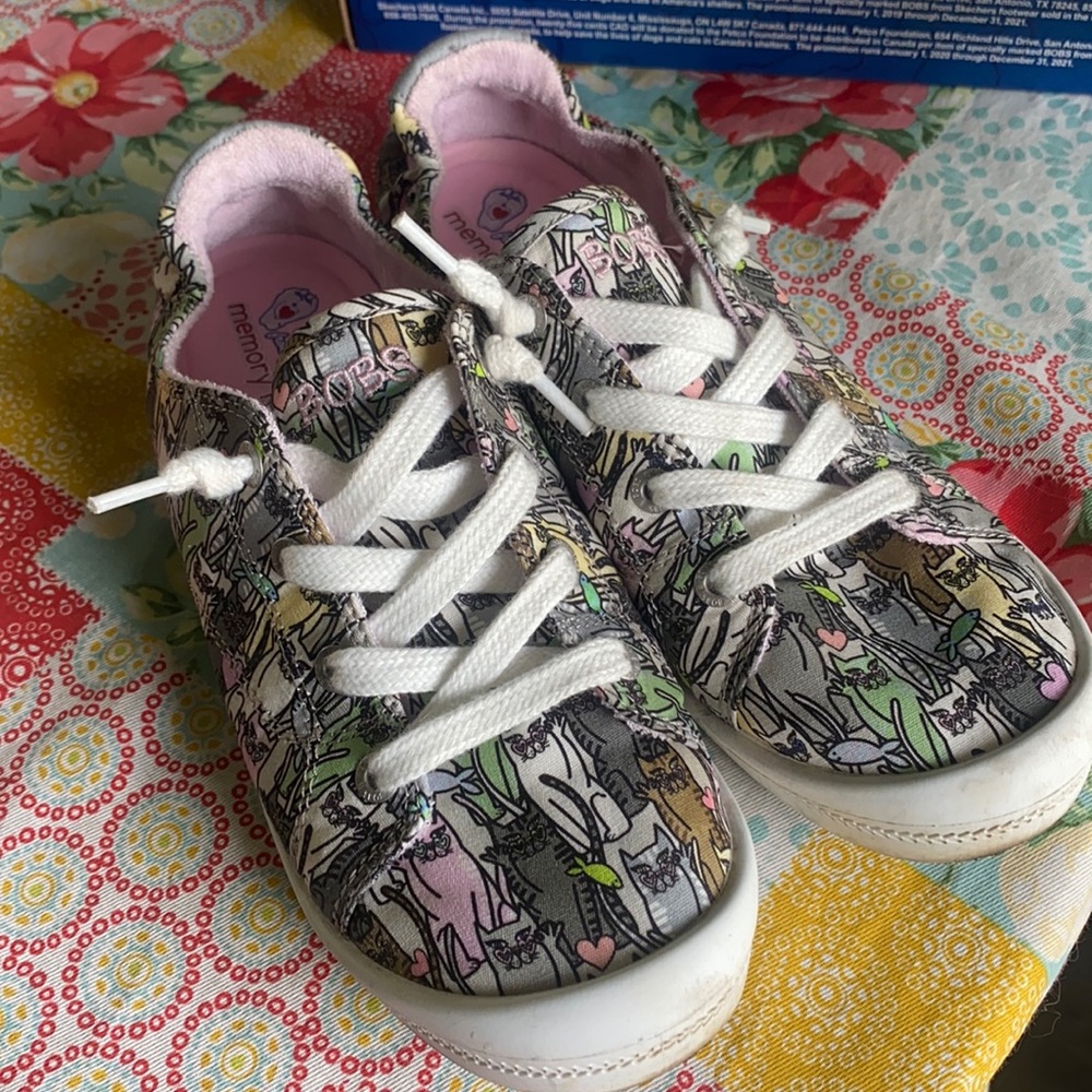 Bobs from sketchers cat shoes size 7.5